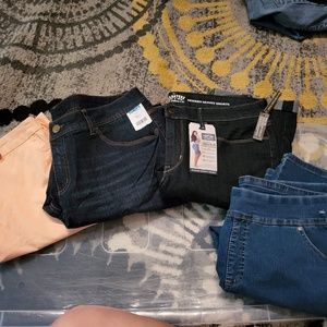 Brand new Plus Size Women's Shorts Size 18
